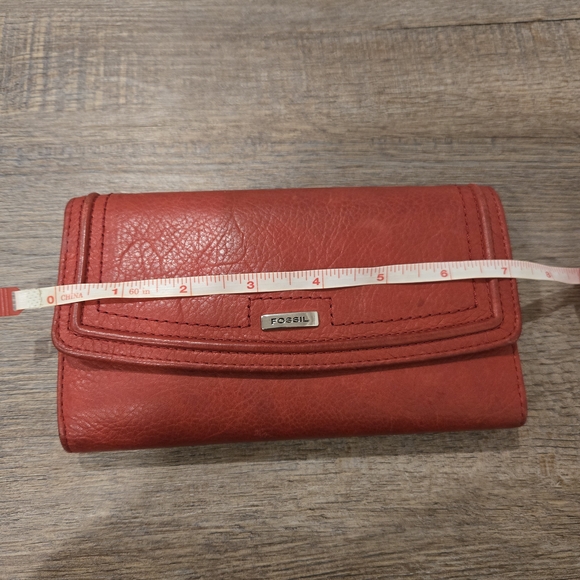 Fossil Red Leather Wallet - Picture 4 of 5